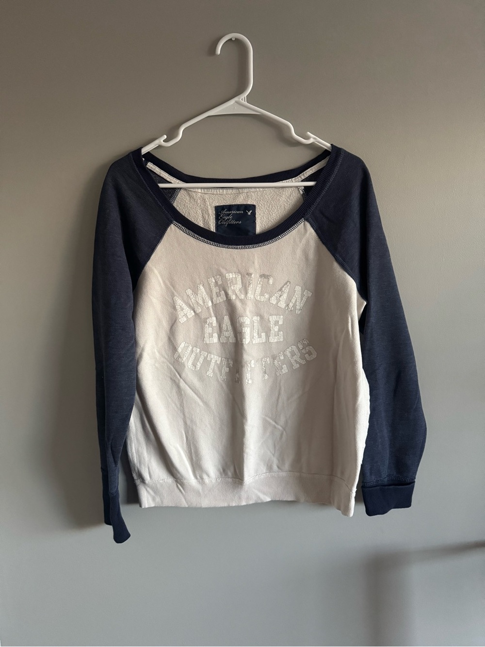 American Eagle Outfitters Women’s Navy and White Raglan Crew Sweatshirt